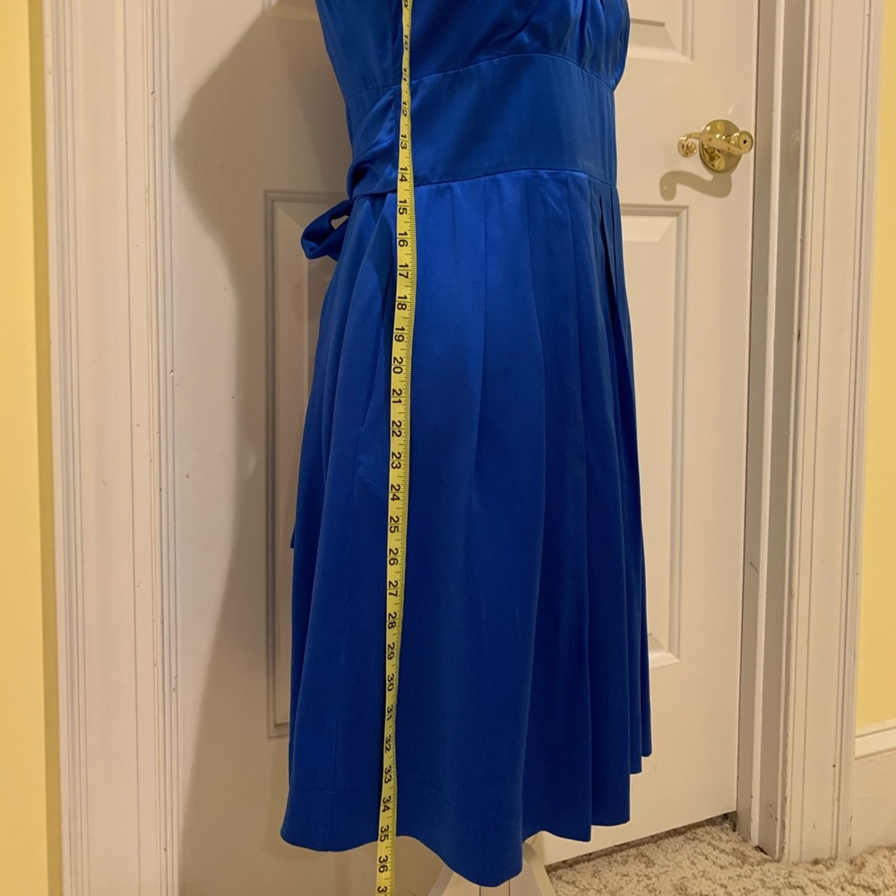 Maggy London Blue silk dress size 8P Host Pick! โค๏ธ - Picture 3 of 14